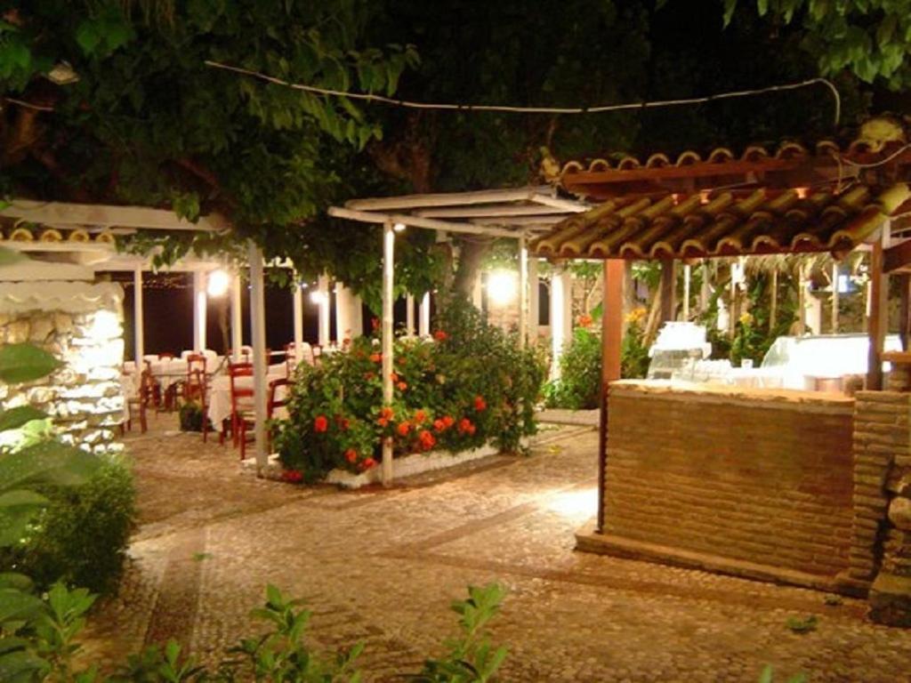 Taradella Hotel Alissos Exterior photo